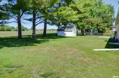Exterior - 112 James Dr, Macomb, IL 61455 photo 3 of 4