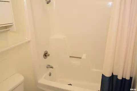 Bath - 112 James Dr, Macomb, IL 61455 photo 3 of 3