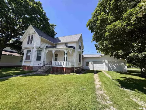 106 E Main St, Industry, IL 61440