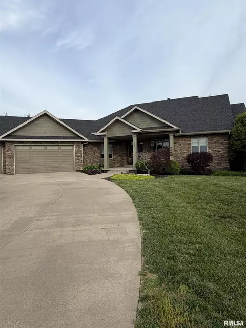 96 Chestatee Ln, Macomb, IL 61455