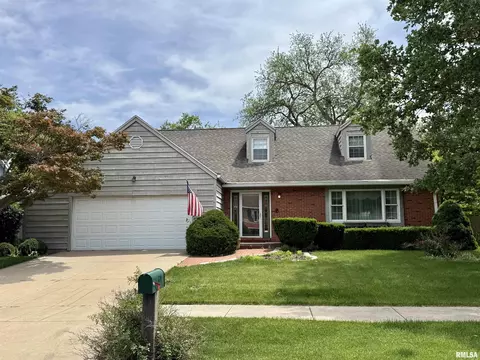 6708 N Post Oak Rd, Peoria, IL 61615