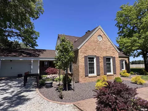 300 Maryland Rd, Macomb, IL 61455