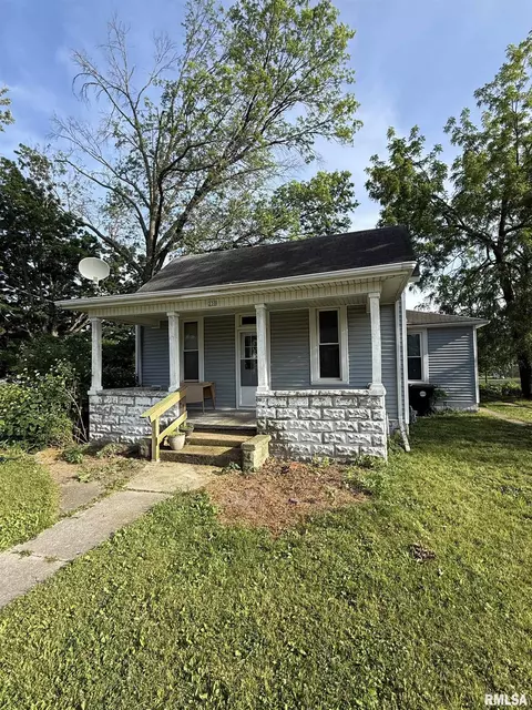 230 E South St, Astoria, IL 61501