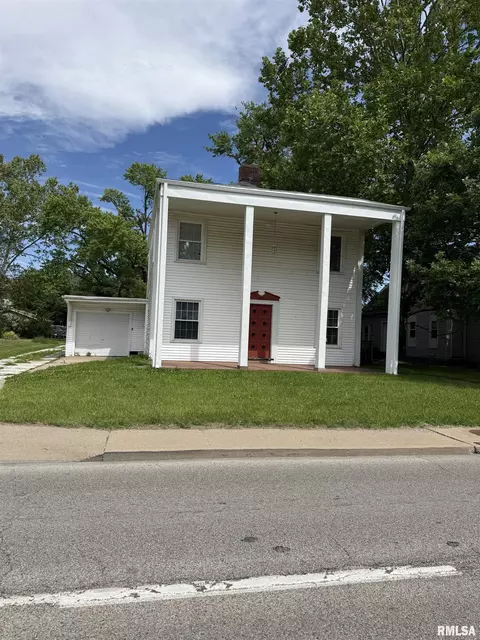 609 N Lafayette St, Macomb, IL 61455