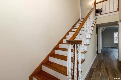 Entry Way - 804 E Marshall St, Marion, IL 62959 photo 1 of 4