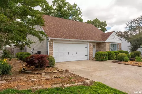 Exterior - 804 E Marshall St, Marion, IL 62959 photo 8 of 9