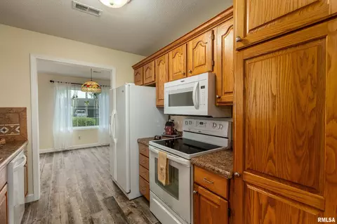 Kitchen - 804 E Marshall St, Marion, IL 62959 photo 1 of 2