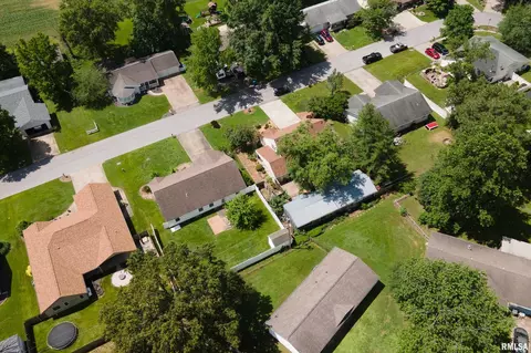 View/Area - 804 E Marshall St, Marion, IL 62959 photo 3 of 6