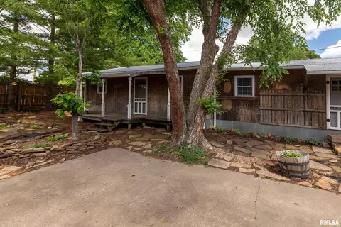 Exterior - 804 E Marshall St, Marion, IL 62959 photo 4 of 9