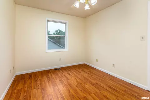 Bedroom - 804 E Marshall St, Marion, IL 62959 photo 7 of 7