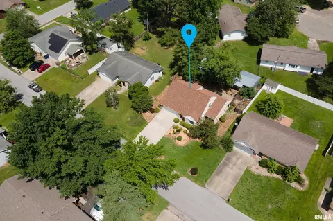 View/Area - 804 E Marshall St, Marion, IL 62959 photo 5 of 6