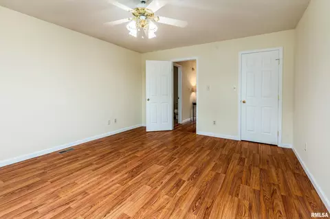 Bedroom - 804 E Marshall St, Marion, IL 62959 photo 5 of 7