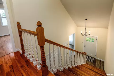 Entry Way - 804 E Marshall St, Marion, IL 62959 photo 4 of 4