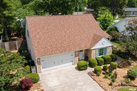 804 E Marshall St, Marion, IL 62959