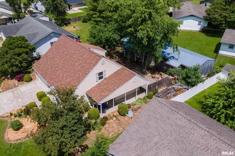 View/Area - 804 E Marshall St, Marion, IL 62959 photo 1 of 6