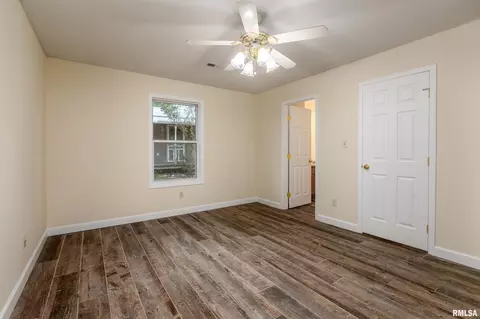 Bedroom - 804 E Marshall St, Marion, IL 62959 photo 3 of 7