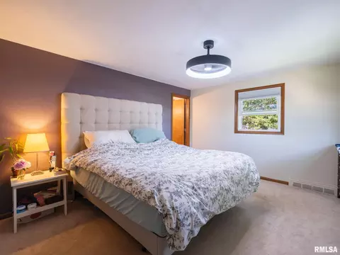 Bedroom - 929 E Monroe St, Morton, IL 61550 photo 1 of 7
