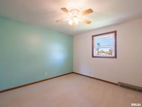 Bedroom - 929 E Monroe St, Morton, IL 61550 photo 5 of 7