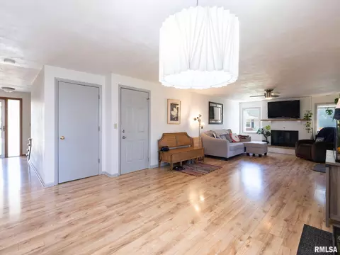 Other - 929 E Monroe St, Morton, IL 61550 photo 1 of 12