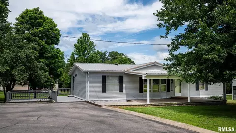 585 Timberwolf Dr, Goreville, IL 62939