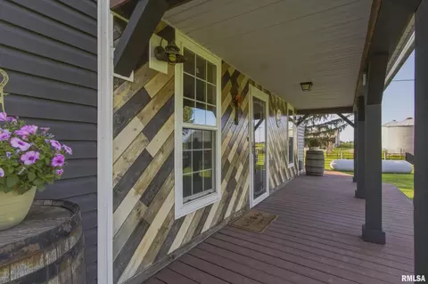 Exterior - 7230 E 1800th St, Macomb, IL 61455 photo 1 of 4