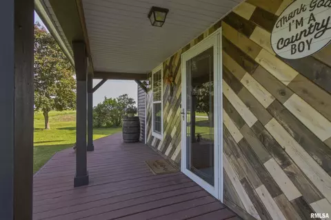Exterior - 7230 E 1800th St, Macomb, IL 61455 photo 2 of 4