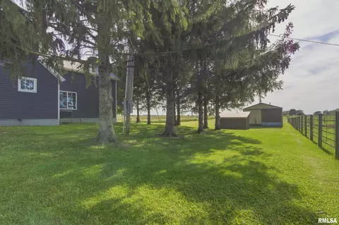 Exterior - 7230 E 1800th St, Macomb, IL 61455 photo 3 of 4