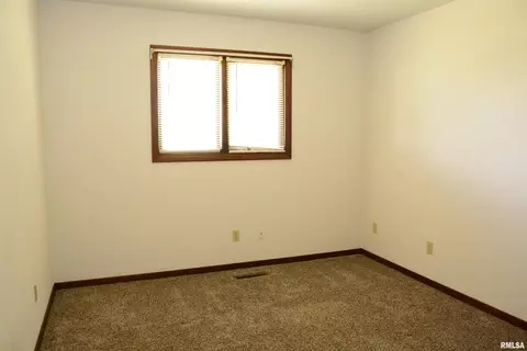 Bedroom - 1220 Maple Ave, Macomb, IL 61455 photo 4 of 4