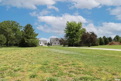 Exterior - 1157 E Guth Rd, Washington, IL 61571 photo 4 of 19