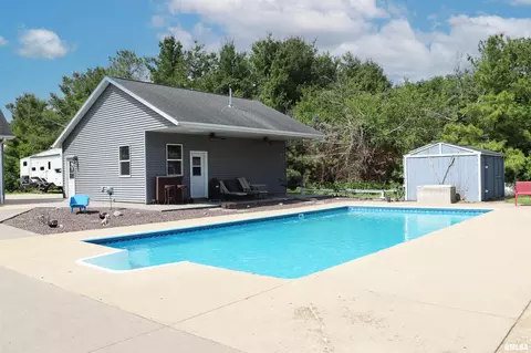 Exterior - 1157 E Guth Rd, Washington, IL 61571 photo 6 of 19