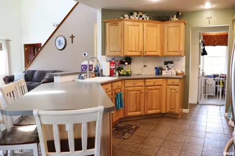 Kitchen - 1157 E Guth Rd, Washington, IL 61571 photo 3 of 4