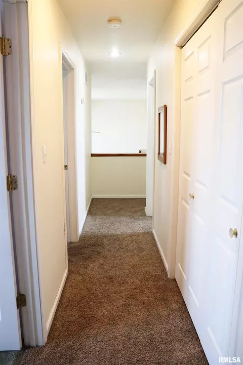 Entry Way - 1157 E Guth Rd, Washington, IL 61571 photo 3 of 5