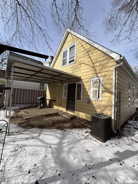 2010 W Malone St, Peoria, IL 61605