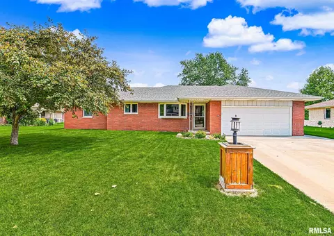 470 E Fernwood St, Morton, IL 61550
