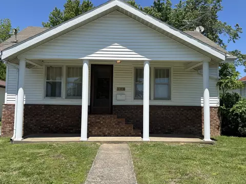 109 George St, Anna, IL 62906 photo 2