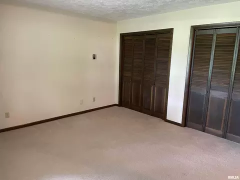 Bedroom - 6772 Cherry Valley Rd, Marion, IL 62959 photo 2 of 7