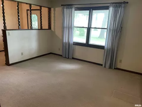 Living - 6772 Cherry Valley Rd, Marion, IL 62959 photo 4 of 4