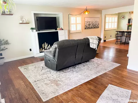 Living - 307 Tower St, Eureka, IL 61530 photo 1 of 5