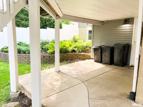 Exterior - 307 Tower St, Eureka, IL 61530 photo 4 of 19