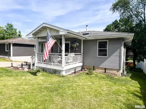 Exterior - 307 Tower St, Eureka, IL 61530 photo 17 of 19