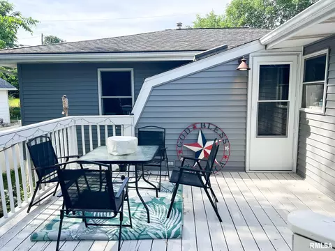 Exterior - 307 Tower St, Eureka, IL 61530 photo 10 of 19