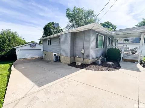Other - 307 Tower St, Eureka, IL 61530 photo 3 of 9
