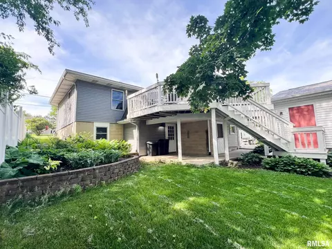 Exterior - 307 Tower St, Eureka, IL 61530 photo 8 of 19