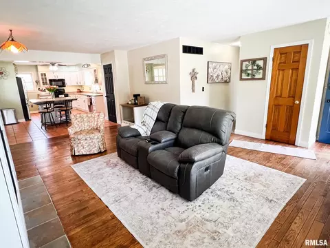 Living - 307 Tower St, Eureka, IL 61530 photo 2 of 5