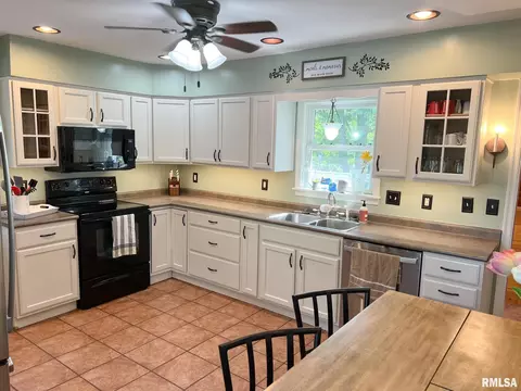 Kitchen - 307 Tower St, Eureka, IL 61530 photo 3 of 7