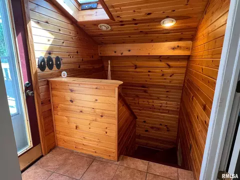 Entry Way - 307 Tower St, Eureka, IL 61530 photo 3 of 4