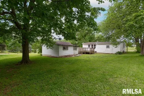 Exterior - 721 N Main St, Eureka, IL 61530 photo 5 of 6