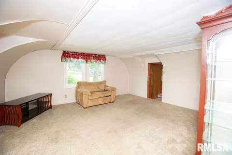 Living - 721 N Main St, Eureka, IL 61530 photo 1 of 4