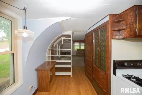 Entry Way - 721 N Main St, Eureka, IL 61530 photo 4 of 5