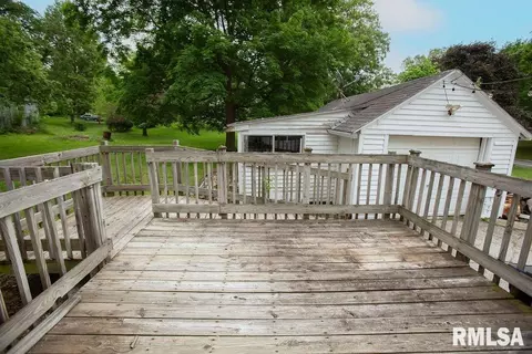 Exterior - 721 N Main St, Eureka, IL 61530 photo 3 of 6